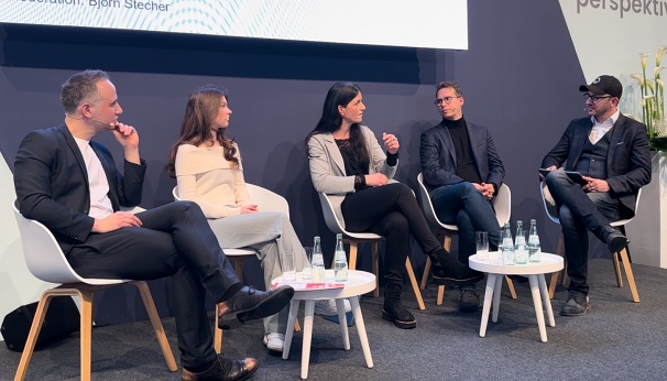 KI im Klassenzimmer - Diskussion auf der Didacta 2024